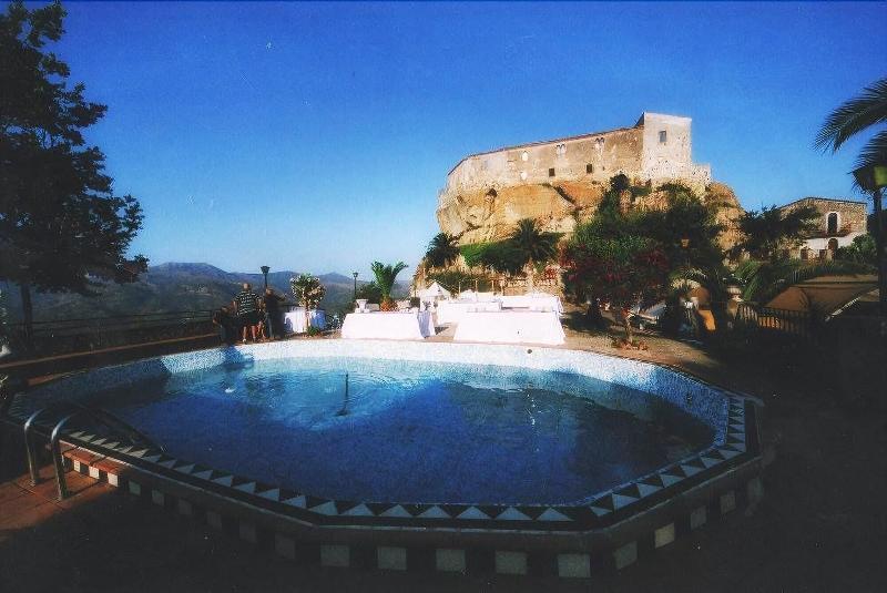 Hotel Florio Castiglione De Sicilia Exterior foto